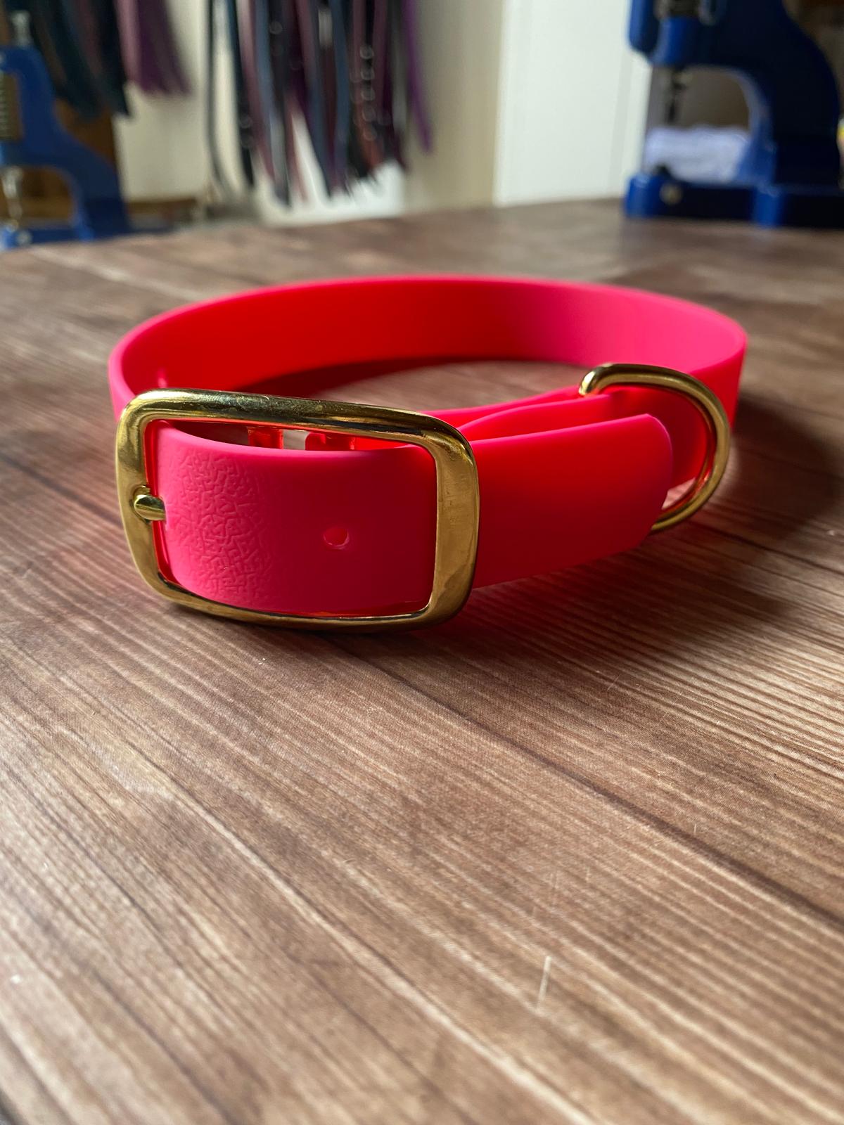 Collier pour chien Qimmi Gold - PVC 25mm - 9 coloris - Artisanal